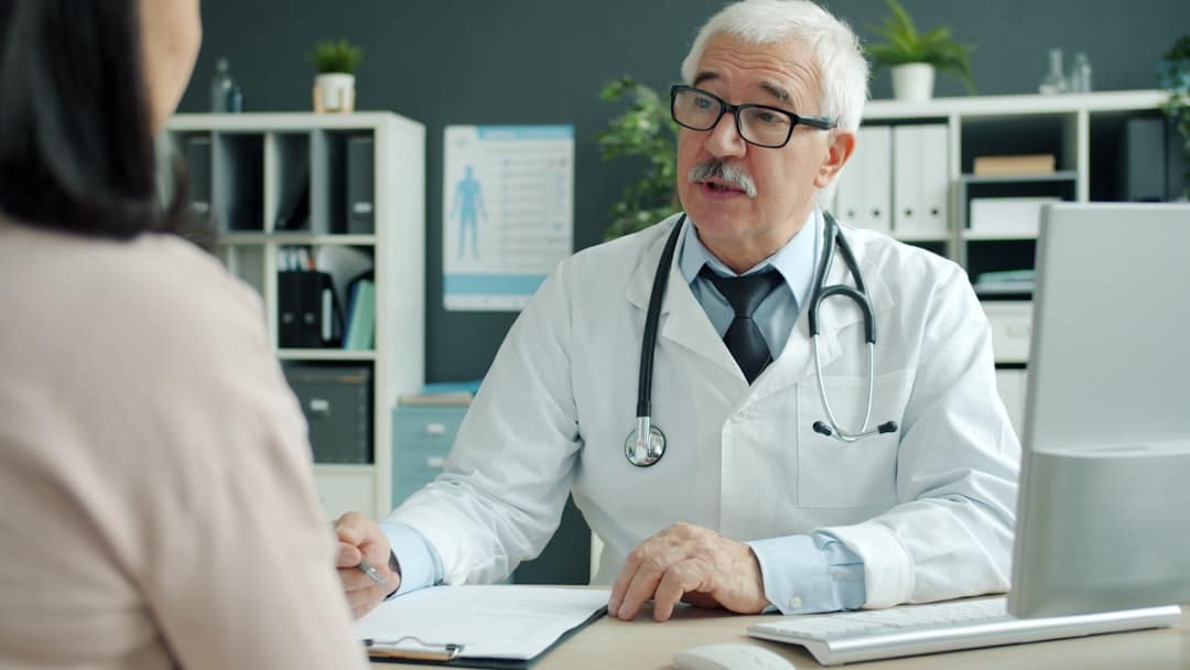 Weight Loss Clinic | Retatrutide Injections Los Angeles: Clinical Trials, How It Works & Comparison With Semaglutide and Tirzepatide Doctor and patient discussing an individualized medical weight loss treatment plan